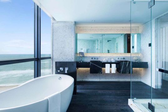 w-south-beach-hotel-miami-LUXBATH0817-3ce32b0e78fb4b9e9ee6695f0fdb7de6